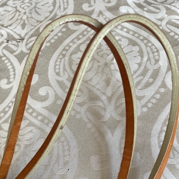 Burberry Tote Bag - Picture 4 of 9